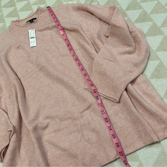 J crew rollneck sweater pink super soft yarn - Picture 4 of 6